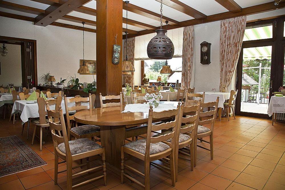 Hotel & Restaurant Krone Waldbronn Dış mekan fotoğraf