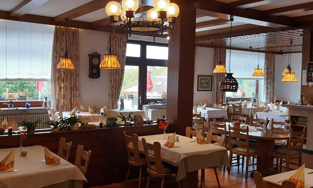Hotel & Restaurant Krone Waldbronn Dış mekan fotoğraf